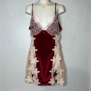 Elegant Lace Trim Burgundy Chemise Women’s Size L